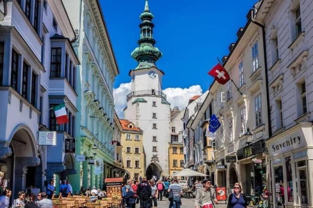 Queen Flat In Old Town With Castle View Pressburg Exterior foto