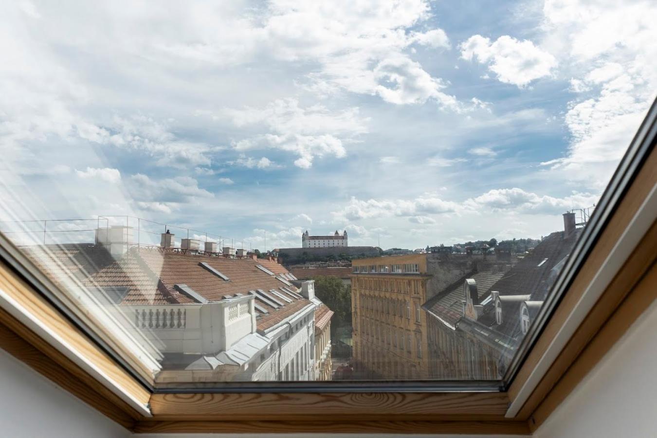 Queen Flat In Old Town With Castle View Pressburg Exterior foto