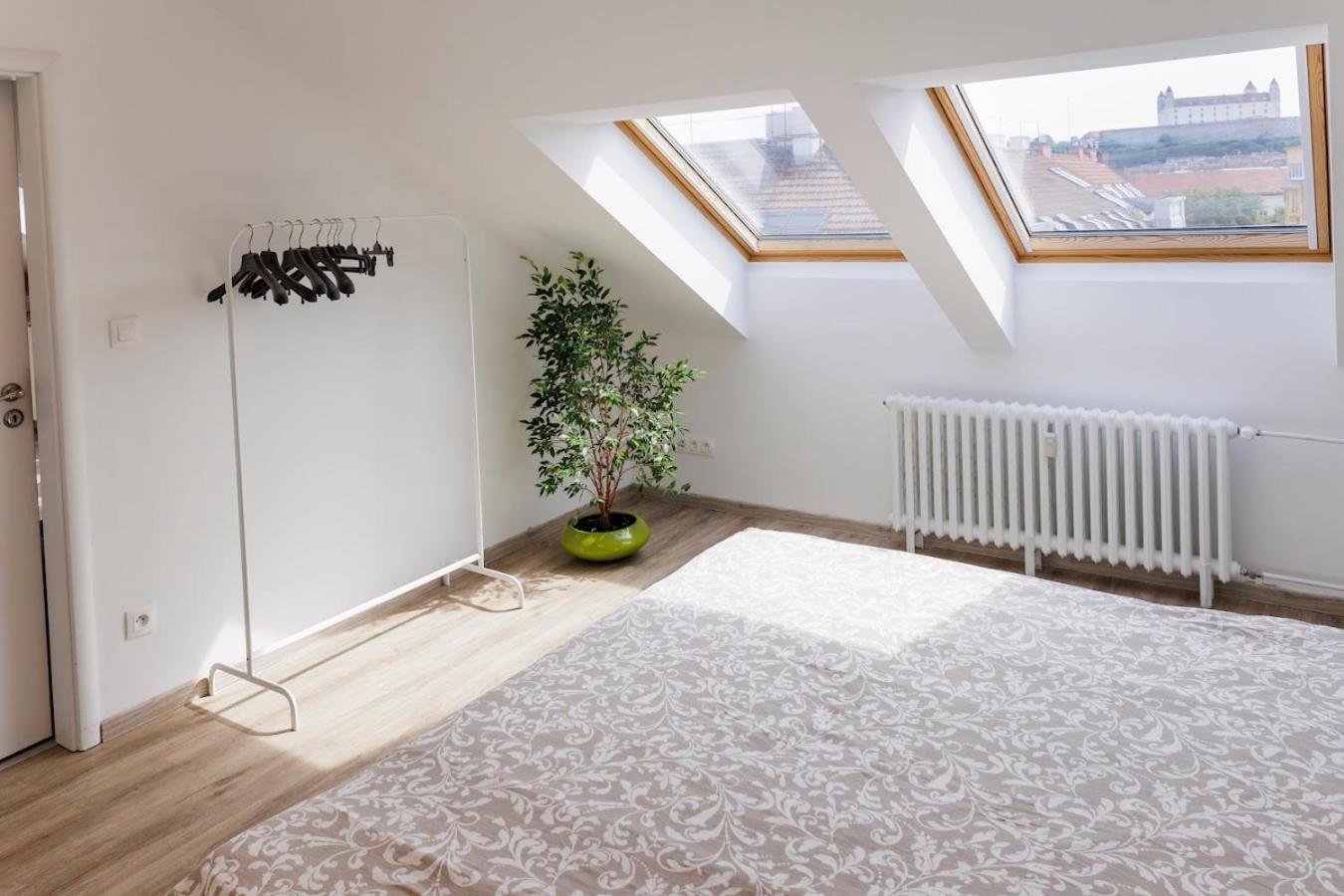 Queen Flat In Old Town With Castle View Pressburg Exterior foto